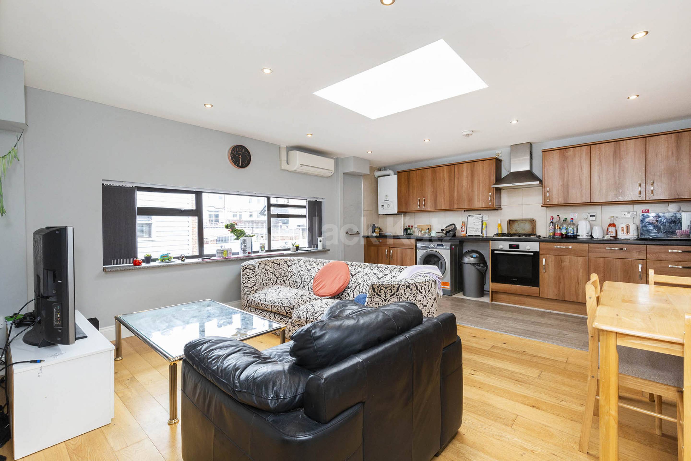 spacious 3 bedroom property with bills included except for council tax Camden Road , Holloway N7